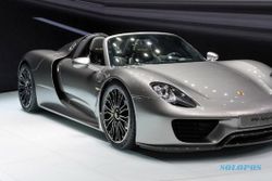 BURSA MOBIL : Diler Terbesar Porsche Segera Hadir di Indonesia