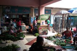 PASAR TRADISIONAL PONOROGO : 250 Kios di Pasar Songgolangit Kosong, Petugas Patungan Bayar Retribusi