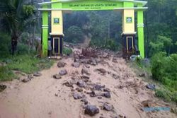 BENCANA JATENG : Hujan, Desa Wisata Sepakung Banyubiru Diterjang Banjir