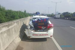 KECELAKAAN JAKARTA : Truk Seruduk Mobil Patroli Jalan Raya, 3 Orang Tewas