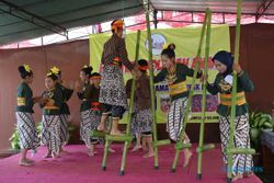 Ratusan Anak di Kulonprogo Buktikan Masih Bisa Mainkan Permainan Tradisional