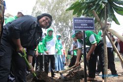 KEBIJAKAN PERGURUAN TINGGI : Belum Tanam 5 Pohon, Mahasiswa UNS Tak Bisa Ambil Ijazah