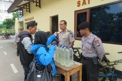 MIRAS PACITAN : Simpan 24 Botol Arjo, Warga Tanjungsari Dibekuk Polisi