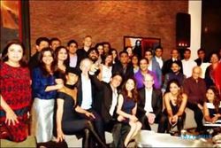 BOLLYWOOD : Sambut CEO Apple, Shahrukh Khan Gelar Pesta Mewah di Rumahnya