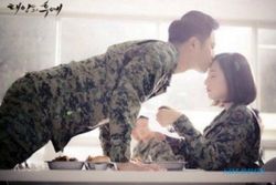 DRAMA KOREA : Jin Goo Ungkap Rahasia Adegan Ciumannya dengan Kim Ji Won