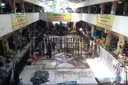 PASAR TRADISIONAL PONOROGO : Pedagang Pasar Songgolangit Dilarang Berjualan di Trotoar dan Selasar
