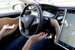 MOBIL TESLA : Lagi, Fitur Autopilot Sedan Tesla Bikin Celaka