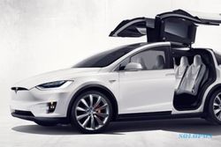 Tesla Tarik 11.000 Mobil Listik Model X Gara-Gara Kabel Bangku Belakang