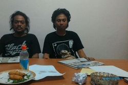 ISU PKI BANGKIT : Dua Aktivis Ditangkap Gara-Gara Pakai Kaus “Pecinta Kopi Indonesia”