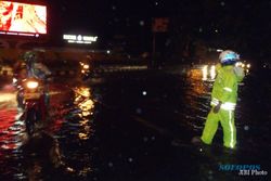 BANJIR SOLO : Ratusan Rumah Tergenang Air, Warga Mengungsi