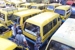 TRANSPORTASI KARANGANYAR : 4 Sopir Taksi asal Solo Diusir
