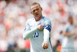 Dicemooh Fans, Rooney Dibela 2 Rekan Timnas Inggris