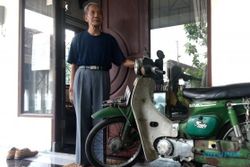 KISAH INSPIRATIF : Pensiunan Guru De Britto Sumbangkan Rp21,5 Juta Hasil Penjualan Motor Bututnya