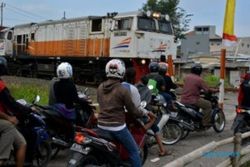NATAL DAN TAHUN BARU : PT KAI Semarang Tutup 114 Perlintasan Sebidang
