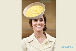 KATE MIDDLETON : Mirip Kue, Topi Kate Middleton Jadi Bahan Meme Konyol