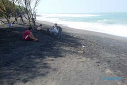  GELOMBANG TINGGI PANTAI SELATAN : Diperkirakan Terjadi hingga 18 Juli 2016