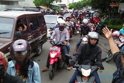 BANJIR SOLO : Ratusan Warga Ngungsi, Jalan Solo-Sukoharjo Macet