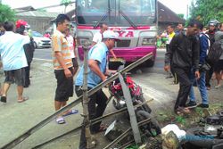 KECELAKAAN WONOGIRI : Bus Tabrak 3 Motor, 1 Orang Terluka