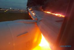 KECELAKAAN PENERBANGAN : Terbakar, Singapore Airlines Mendarat Darurat