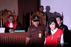 ES KOPI BERUJUNG MAUT : Hakim Kabulkan Permintaan Jessica Lepas Baju Tahanan