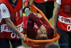 FINAL PIALA EROPA 2016 : Cedera "Paksa" Ronaldo Ditandu Keluar Lapangan