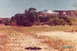 KONTROVERSI ALIEN : Foto 63 Tahun Lalu Ini Buktikan Kehadiran Alien di Bumi?
