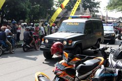 BOM SOLO : Densus Geledah Rumah di Makamhaji Kartasura, Diduga Penyedia Motor Nur Rohman