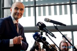 JELANG PRANCIS VS ISLANDIA : Presiden Islandia Bakal Nonton di Tribun Bareng Suporter