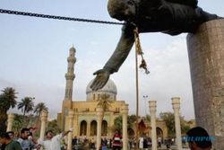 KISAH TRAGIS : Pria Ini Menyesal Hancurkan Patung Saddam Husein