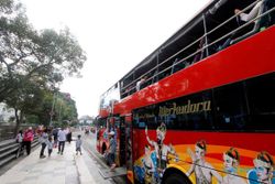 FOTO WISATA SOLO : Tinggi, Minat Wisatawan Ikut Tour Bus Werkudara