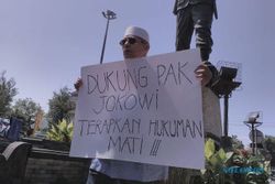 HUKUMAN MATI : Mantan Anggota DPRD Solo Demo Tunggal Prihatin Sikap Habibie