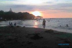 ROB KENDAL : Objek Wisata Pantai Sendang Sikucing Terkikis