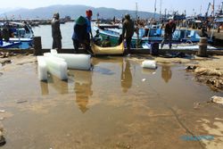 GELOMBANG TINGGI PACITAN : Badai Mulai Reda, Nelayan Pacitan Mulai Melaut