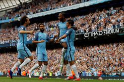 MANCHESTER CITY VS WEST HAM : Sterling 2 Gol, The Citizens Menang 3-1