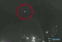 FENOMENA UFO : Cahaya Misterius Terekam di Gateway Arch AS, UFO?