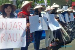 PABRIK SEMEN PATI : Dirikan Tenda di Kantor Gubernur, JMPPK Hujat Ganjar