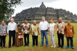 WISATA JATENG : Kunjungi Borobudur, Presiden Ukraina Sempatkan Selfie di Stupa Utama