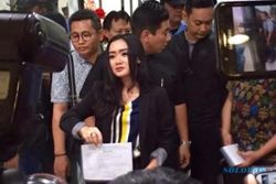 SENSASI ARTIS : Cita Citata Bertemu Ayah Amri Tuasikal di MKD