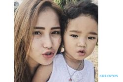 Mau Ketemu Bilqis, Enji Ditantang Ayu Ting Ting