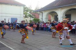 PAWAI JOGJA : Pawai Bregada Meriahkan Festival Kampung Wisata