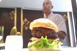 KULINER JOGJA : Burger Homemade ala Grand Aston