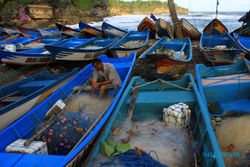Gelombang Laut Pacitan Capai 4 Meter, Tangkapan Nelayan Menurun