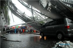 Buntut Tragedi Pasar Minggu, Papan Reklame di 59 JPO Jakarta Dicopot