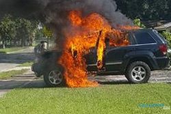 Mobil Jeep Terbakar Gara-Gara Galaxy Note 7 Meledak