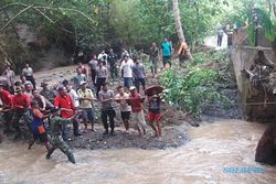BANJIR WONOGIRI : Pohon Besar Tumbang Saat Banjir, Eromoko Masih Tergenang