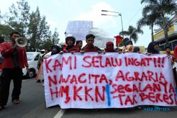 Mahasiswa Solo Demo Evaluasi 2 Tahun Jokowi-JK