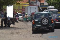 INFRASTRUKTUR SUKOHARJO : Awas, Bahaya Mengintai di Jalan Sukoharjo-Solo Via Gentan