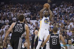 NBA 2016/2017 : Debut Menyakitkan Kevin Durant Bersama Warriors