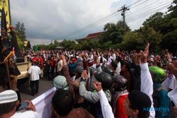 DEMO SOLO : Begini Jalannya Aksi Damai Ribuan Muslim di Mapolresta