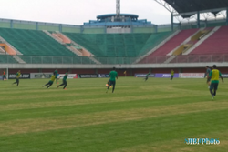 TIMNAS INDONESIA VS TIMNAS VIETNAM : Penampakan Timnas Indonesia Saat Berlatih Sore Ini di Stadion Maguwoharjo